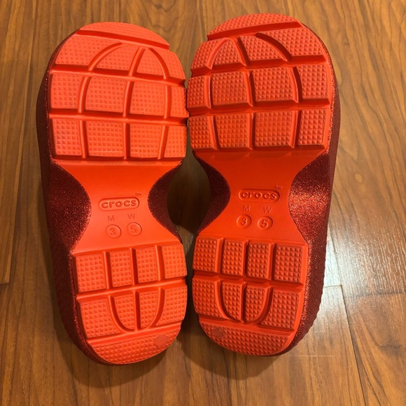 Crocs Hello Kitty Red Glitter Platform Shoes with Bow Detail Size 5 - Picture 7 of 7
